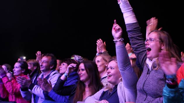 Tisíce lidí se přišly bavit na největší festival na Českolipsku na Hrady CZ pod Bezdězem.