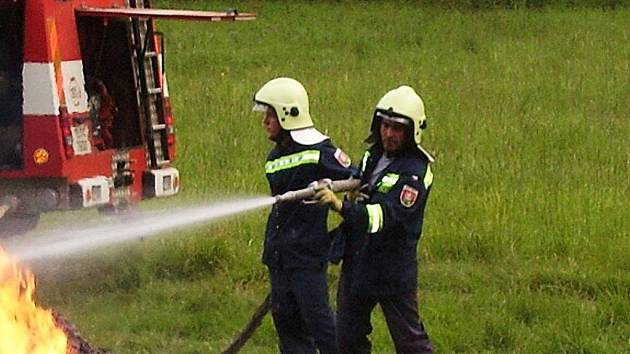 Před dvěma lety se obnovil Sbor dobrovolných hasičů na Bezdězu. 