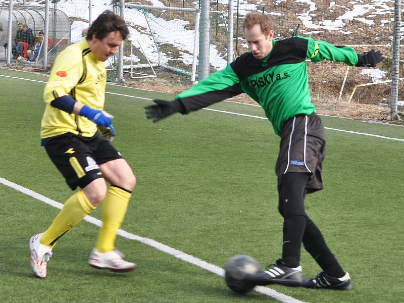 Porážku 0:1 utrpěla rezerva Doks s Bílou.