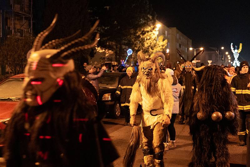 Krampusáci v Novém Boru.