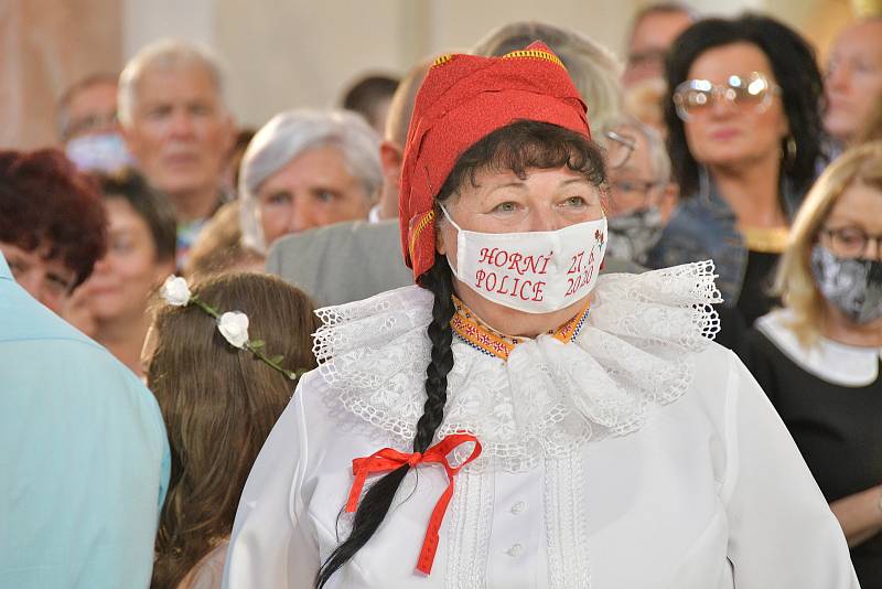 Slavnostní požehnání a mše v kostele Navštívení Panny Marie v Horní Polici po dvouletém uzavření a restaurování. Celebroval biskup litoměřický Jan Baxant.