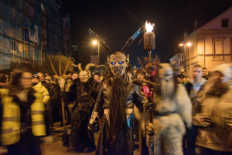 Krampusáci v Novém Boru.