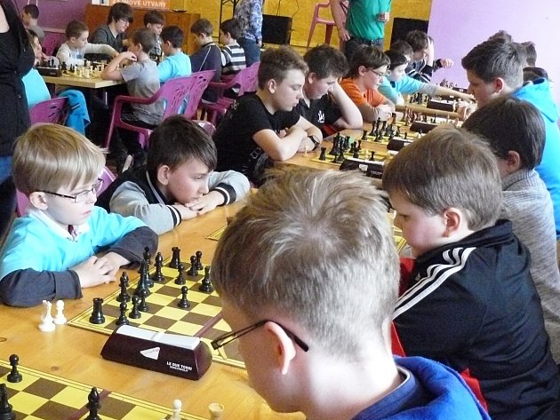 V českolipském DDM Libertin se bojovalo za šachovnicemi - Českolipský deník