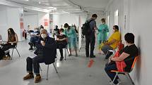 Očkovací centrum v České Lípě se přestěhovalo z kulturního domu Crystal do areálu českolipské nemocnice.
