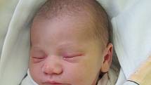 Rodičům Lucii Lhotkové a Jiřímu Kroutilovi z Dolní Police se ve čtvrtek 15. října v 10:39 hodin narodila dcera Nikola Kroutilová. Měřila 49 cm a vážila 3,4 kg.