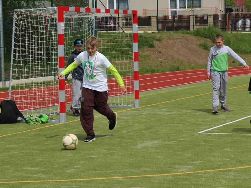 Nový multifunkční areál, ve který se proměnilo zastaralé sportoviště za Základní školou v Doksech. 