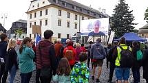 Už pošesté se protestovalo také v Novém Boru, kam dorazilo cca 250 lidí.