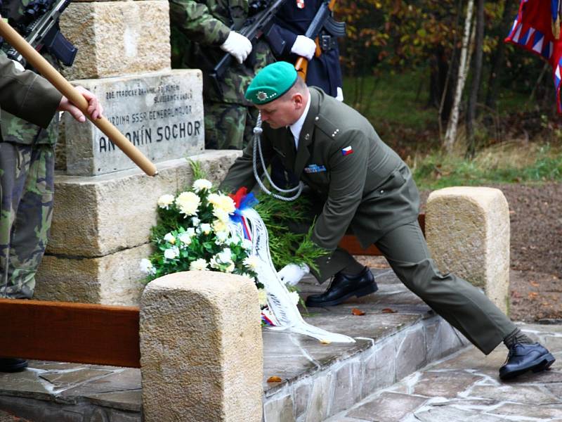 Memoriál generálmajora Antonína Sochora se konal ve Stráži pod Ralskem a Novém Boru.