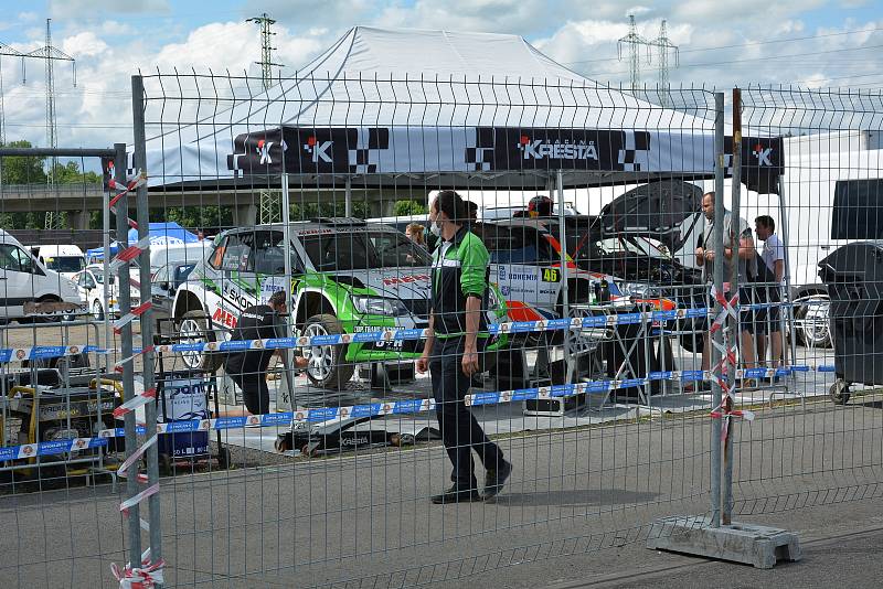 Rally Bohemia na autodromu v Sosnové v pátek 9. července.