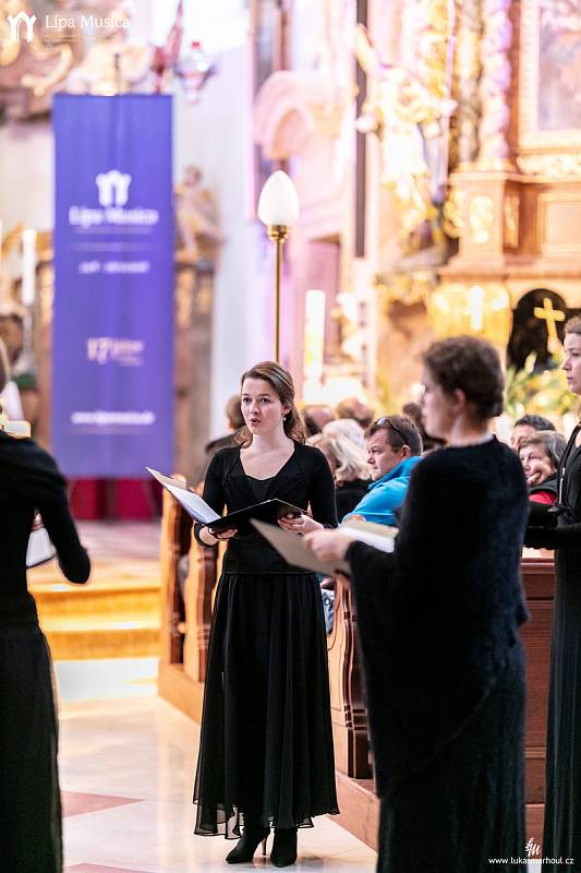 Vokální hudba zněla nedělním podvečerem na festivalu Lípa Musica v kostele svatých Petra a Pavla v Horním Prysku. Jeho protagonistou byl křehký i silný ženský sextet SJAELLA z Lipska.