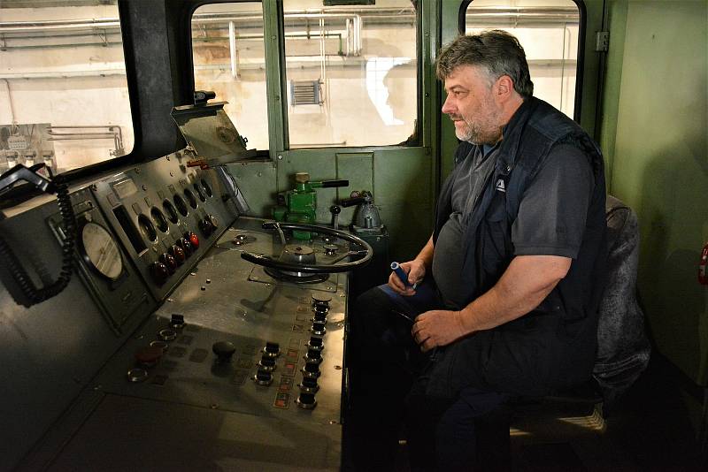 Nadšenci v Lípě zachraňují unikátní lokomotivu. Strojvůdce Zbyněk Beneš.