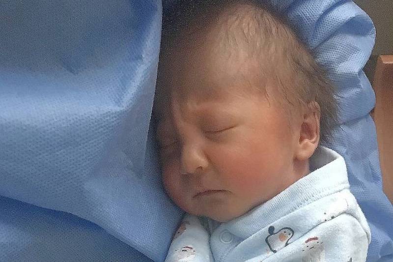 Rodičům Ivetě a Janovi se v sobotu 30. října v 11:50 hodin narodil syn Filip Šifra. Měřil 46 cm a vážil 2,74 kg.