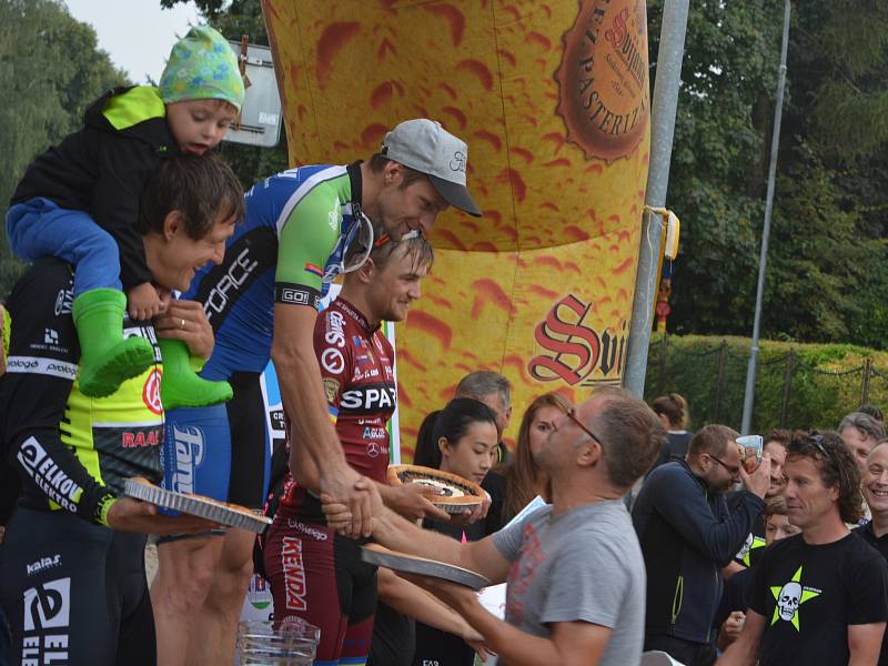 Začátky slavného cyklistického závodu Tour de Bohemia, stejně tak jako všech 28 ročníků, si o víkendu připomněli v Novém Boru.