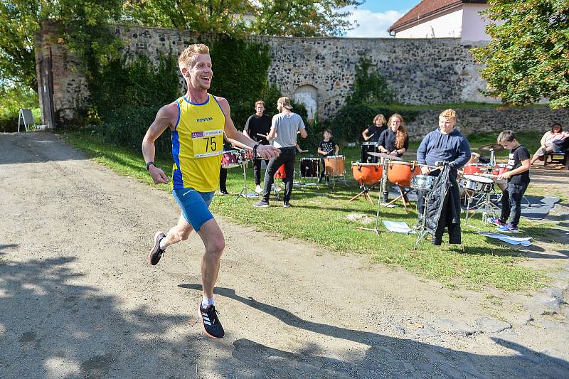 Šestého ročníku závodu City Cross Run&Walk Česká Lípa se zúčastnilo přes 700 běžců.