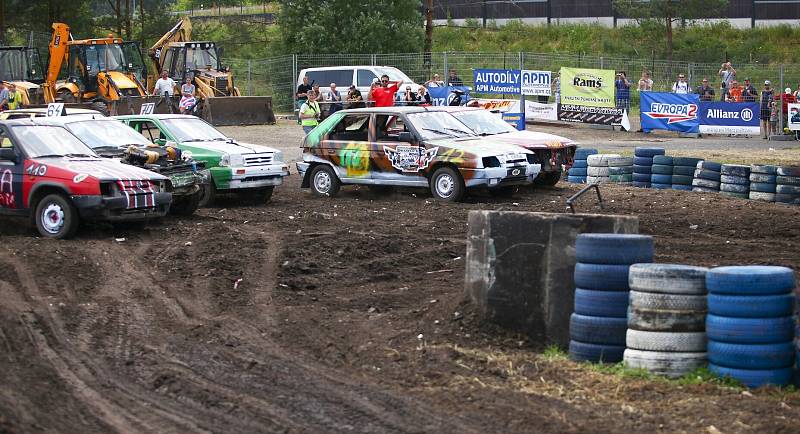 Destruction derby na autodromu. Den druhý.