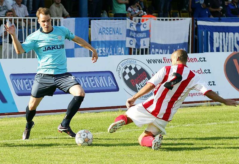 Českolipští fotbalisté i jejích fanoušci slaví postup do třetí ligy.