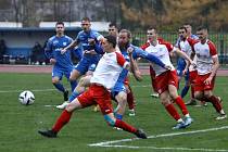 Chlumec nad Cidlinou (bíločervení) zvítězil v České Lípě 3:0.