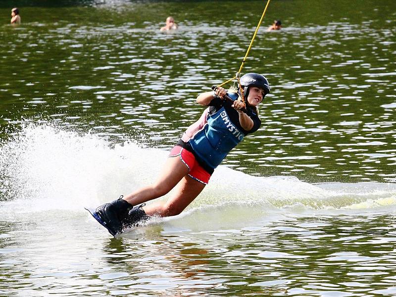 Druhé kolo letošního Mistrovství České republiky ve wakeboardingu a wakeskatingu na vleku se jelo o víkendu ve Stráži pod Ralskem.