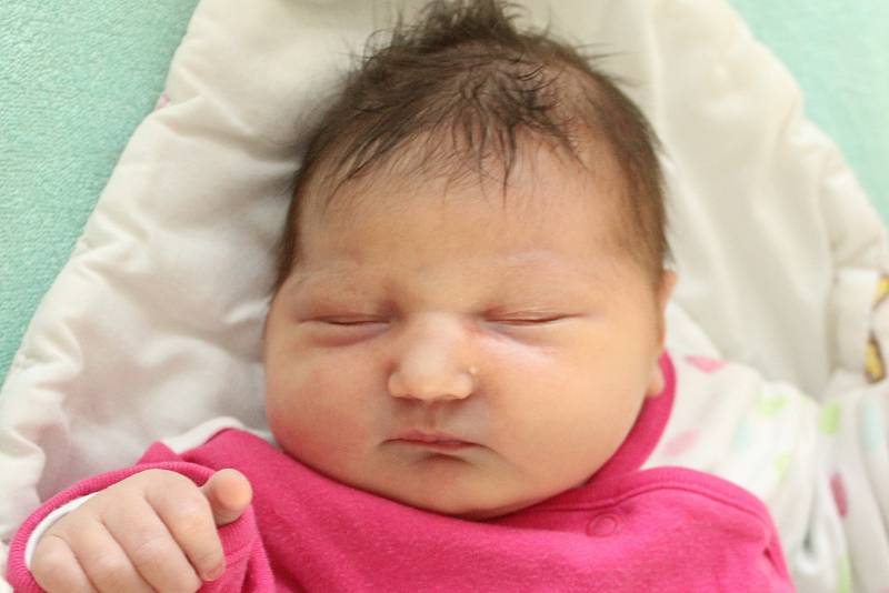 Rodičům Veronice a Vlastimilovi Milerovým z Nového Boru se ve čtvrtek 24. listopadu ve 2:01 hodin narodila dcera Verunka Milerová. Měřila 51 cm a vážila 3,82 kg.
