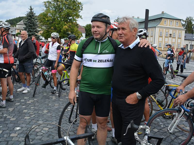 Začátky slavného cyklistického závodu Tour de Bohemia, stejně tak jako všech 28 ročníků, si o víkendu připomněli v Novém Boru.