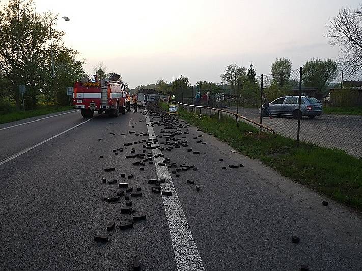 Nehoda kamionu v Jestřebí.