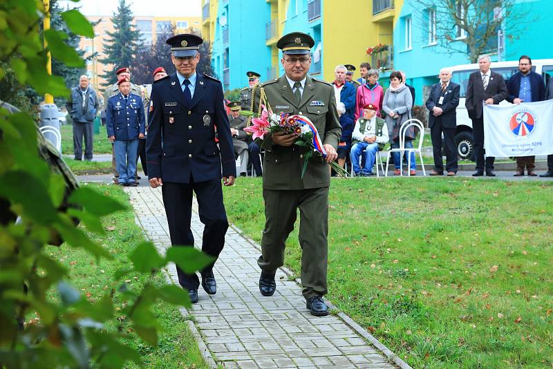 Veteráni druhé světové války, odbojáři, jejich pozůstalí i další hosté se na konci října sešli ve Stráži pod Ralskem na tradičním Memoriálu generálmajora Antonína Sochora.