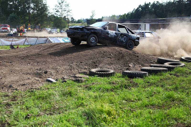 Destruction derby na autodromu. Den druhý.