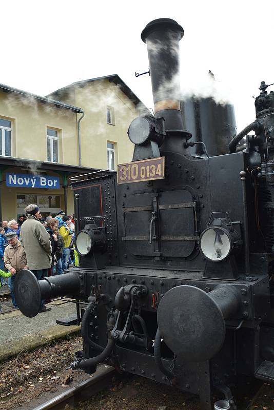 11. listopadu si lidé připomínali zahájení železniční dopravy na trati Bakov nad Jizerou - Česká Lípa - Nový Bor.