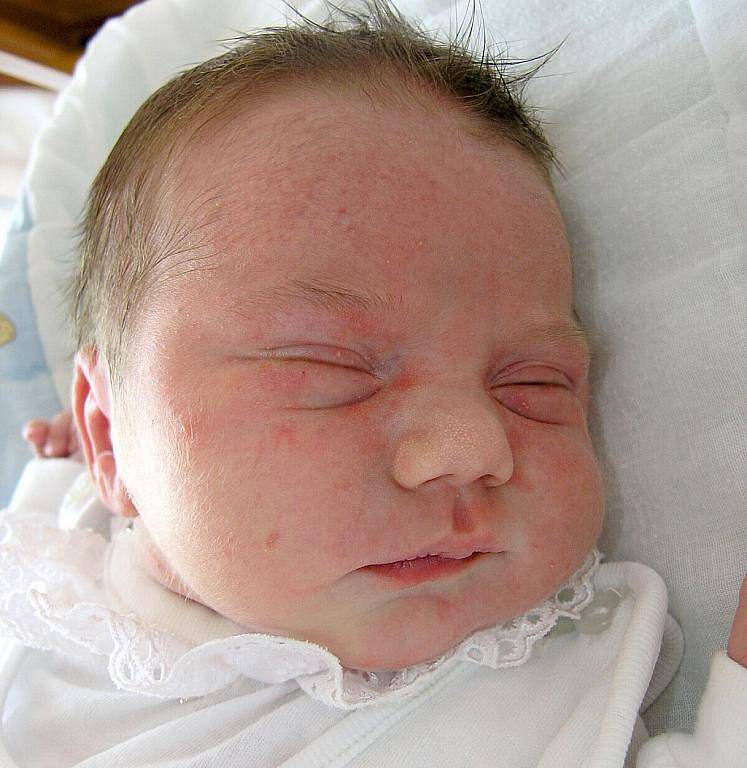 Mamince Šárce Zuzíkové z České Lípy se 1. srpna ve 14:41 hodin narodil syn Daniel Sehnoutek. Měřil 54 cm a vážil 4,17 kg. 