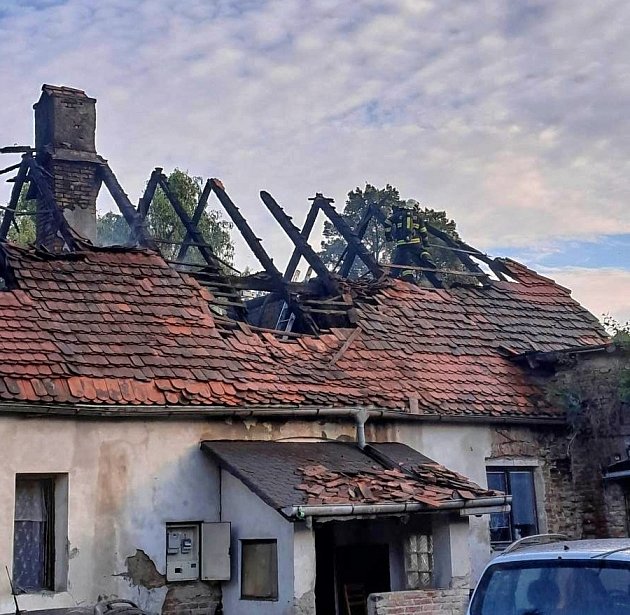 Požár domu ve Cvikově nad ránem ve čtvrtek 14. července