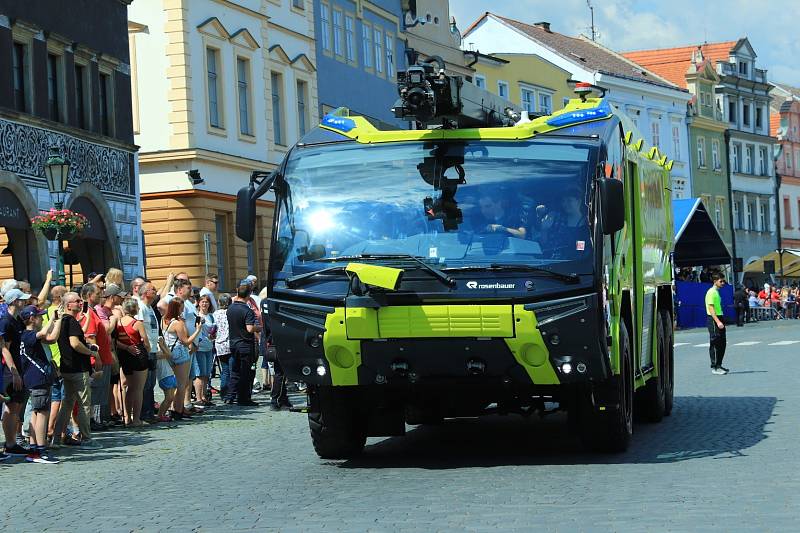 Na Hasičských slavnostech v Litoměřicích nechyběly sbory z Libereckého kraje. Vrcholem sobotního programu byla hasičská fontána.