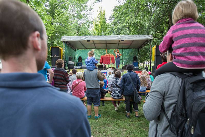 Městský park v Novém Boru ožil o uplynulém víkendu Mariánskou poutí.