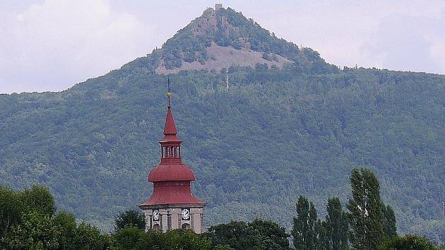 HISTORIE o vzniku Ralska moc nenabízí, zato legend je kolem hradu víc než dost.d