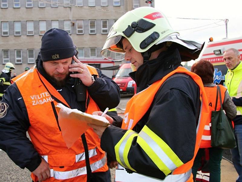 Ve středu 19. října proběhlo ve Věznici Stráž pod Ralskem taktické cvičení složek IZS zaměřené na výskyt vysoce nakažlivé nemoci. 