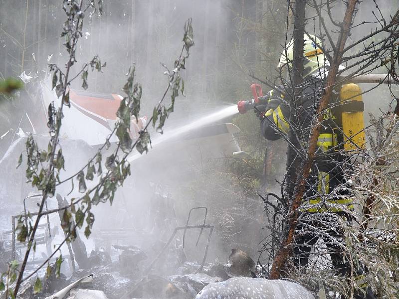 Poblíž Stráže pod Ralskem havarovalo malé letadlo typu Cessna.