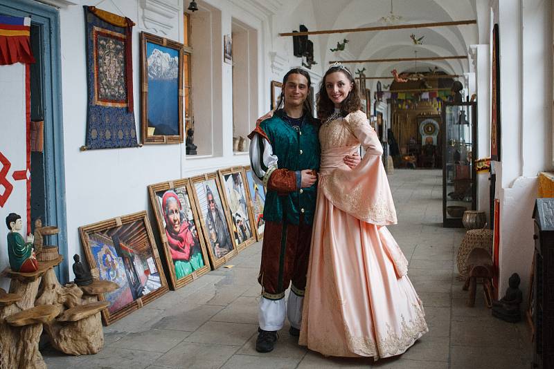 Na zámku v Horní Libchavě zahájili letošní sezónu pohádkou a prohlídkou s princeznou.