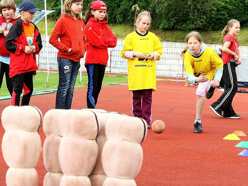 Více než 250 dětí z Libereckého kraje se v úterý na stadionu AC Česká Lípa utkalo o možnost postoupit do finále celostátní soutěže Kinderiáda. 