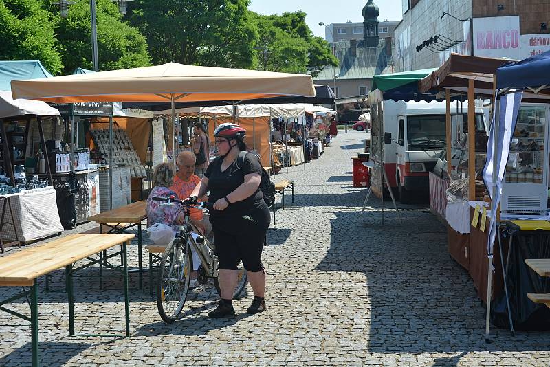 Trh v historickém duchu oživil rozpálené centrum Lípy