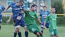 Fotbalisté Arsenalu Česká Lípy (modré dresy) nepřivezli ze středeční předehrávky 17. kola ani bod. Prohráli 0:1.