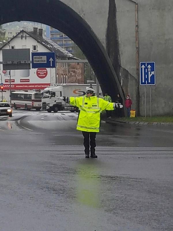 V pátek 10. května 2019 se v Liberci uskutečnil již XIII. ročník soutěže dopravních policistů v řízení křižovatky pokyny policisty.