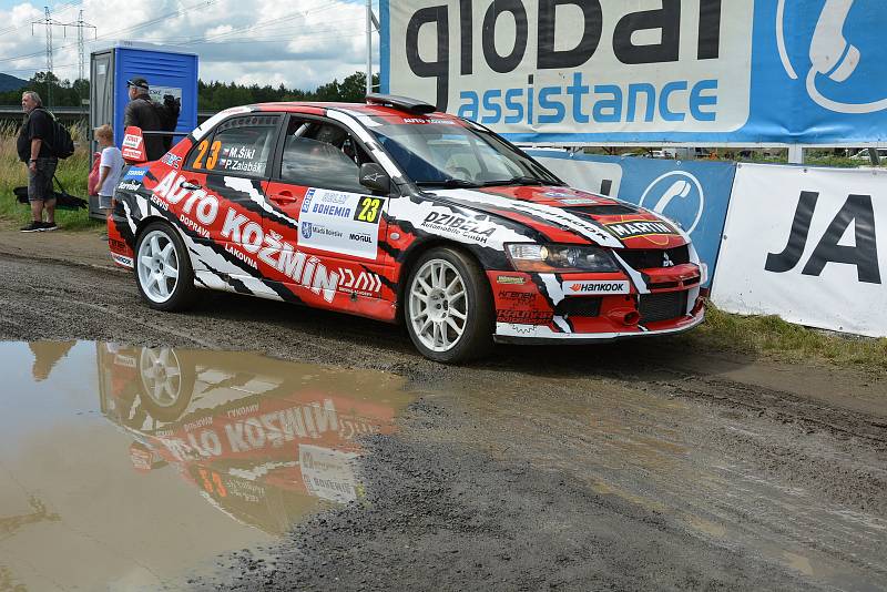 Rally Bohemia na autodromu v Sosnové v pátek 9. července.