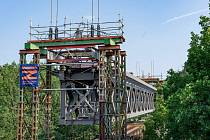SŽDC renovuje železniční most nedaleko Zahrádek u České Lípy.