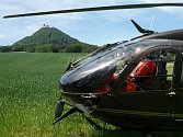 Vrtulník LZS Liberec pomocí souřadnic odeslaných aplikací lokalizoval místo zraněného cyklisty u Bezdězu na jednotky metrů a přistál v bezprostřední blízkosti pacienta. 