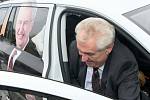 ČESKOLIPSKO navštívil Miloš Zeman i v listopadu 2012, kdy přijel do fabriky kanadské společnosti Bombardier Transportation.