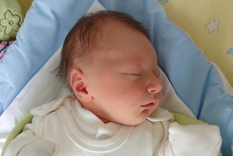 Rodičům Lucii Chadimové a Martinu Slámovi ze Zákup se v pátek 5. července ve 21:03 hodin narodil syn Vojtěch Sláma. Vážil 2,79 kg.