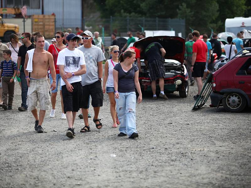 Destruction derby na autodromu. Den druhý.