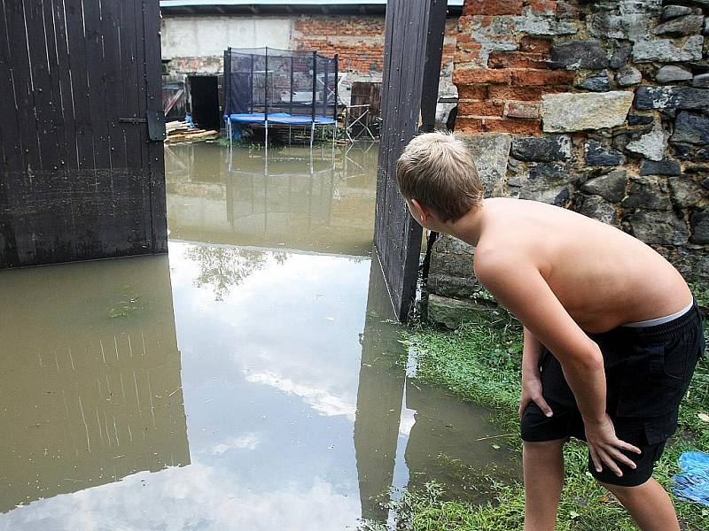 PONDĚLÍ. Stuace v Žandově a Horní Polici. 