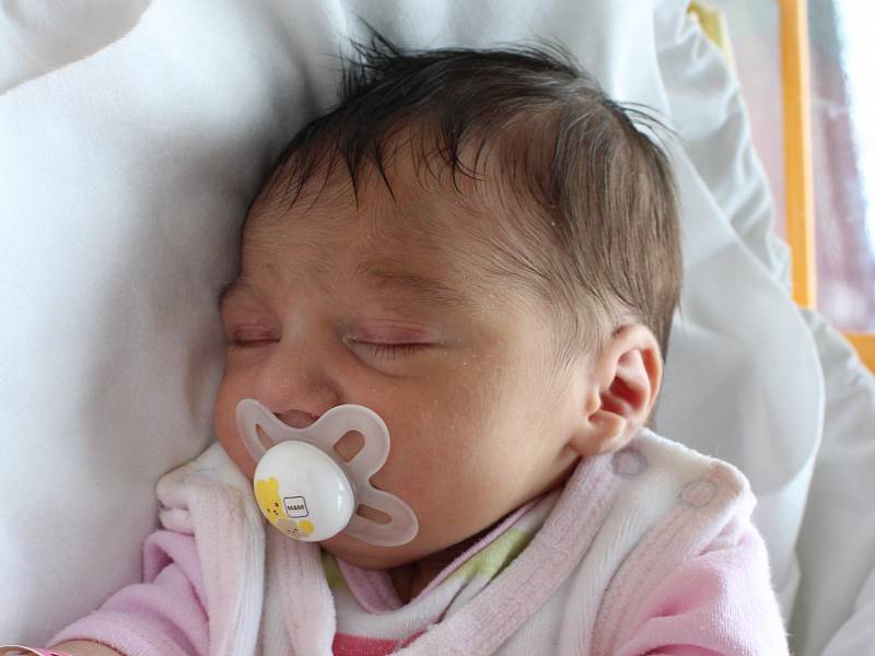 Mamince Monice Kováčové ze Cvikova se v pátek 2. března v 0:23 hodin narodila dcera Klára Katarina Kováčová. Měřila 49 cm a vážila 3,45 kg.