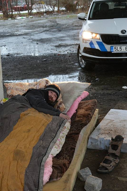 Strážníci Zdeněk Šafránek a Dalibor Pospíšil z Městské policie v České Lípě se do služby těší. Své povolání berou jako poslání, při kterém dbají na pořádek, ale mohou pomáhat svým spoluobčanům v řadě obtížných okamžiků.