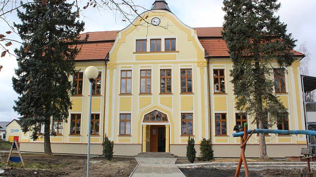 Česká Lípa otevřela moderní školku v Dolní Libchavě. Třídy jsou připravené i pro nejmenší děti.